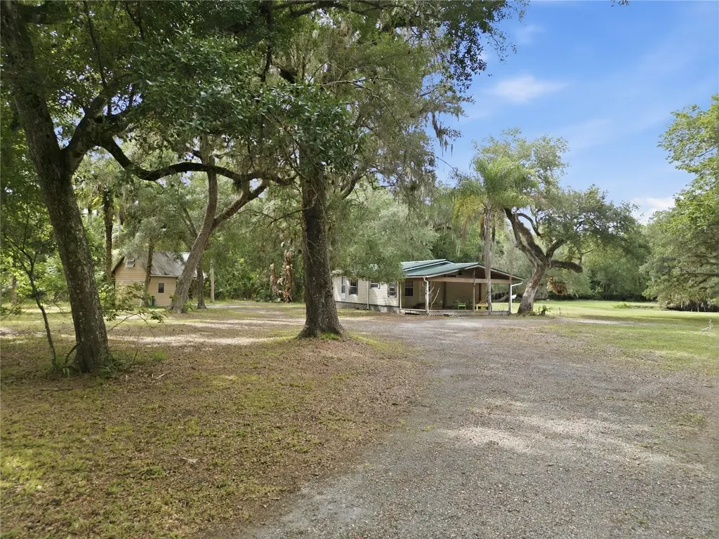 1900 Retreat Road Geneva FL 32732