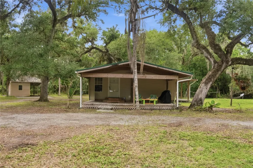 1900 Retreat Road Geneva FL 32732