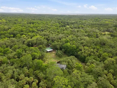 1900 Retreat Road Geneva FL 32732