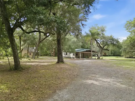 1900 Retreat Road Geneva FL 32732