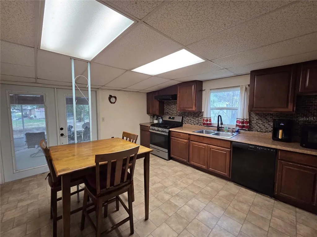 124 E F Street Frostproof FL 33843