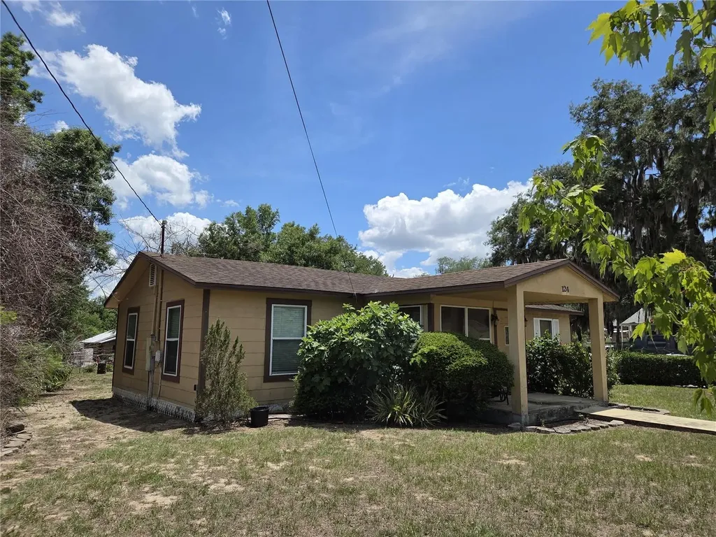 124 E F Street Frostproof FL 33843