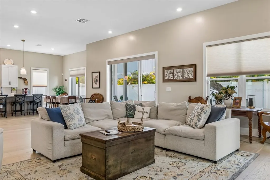 4022 W Bay To Bay Boulevard Tampa FL 33629