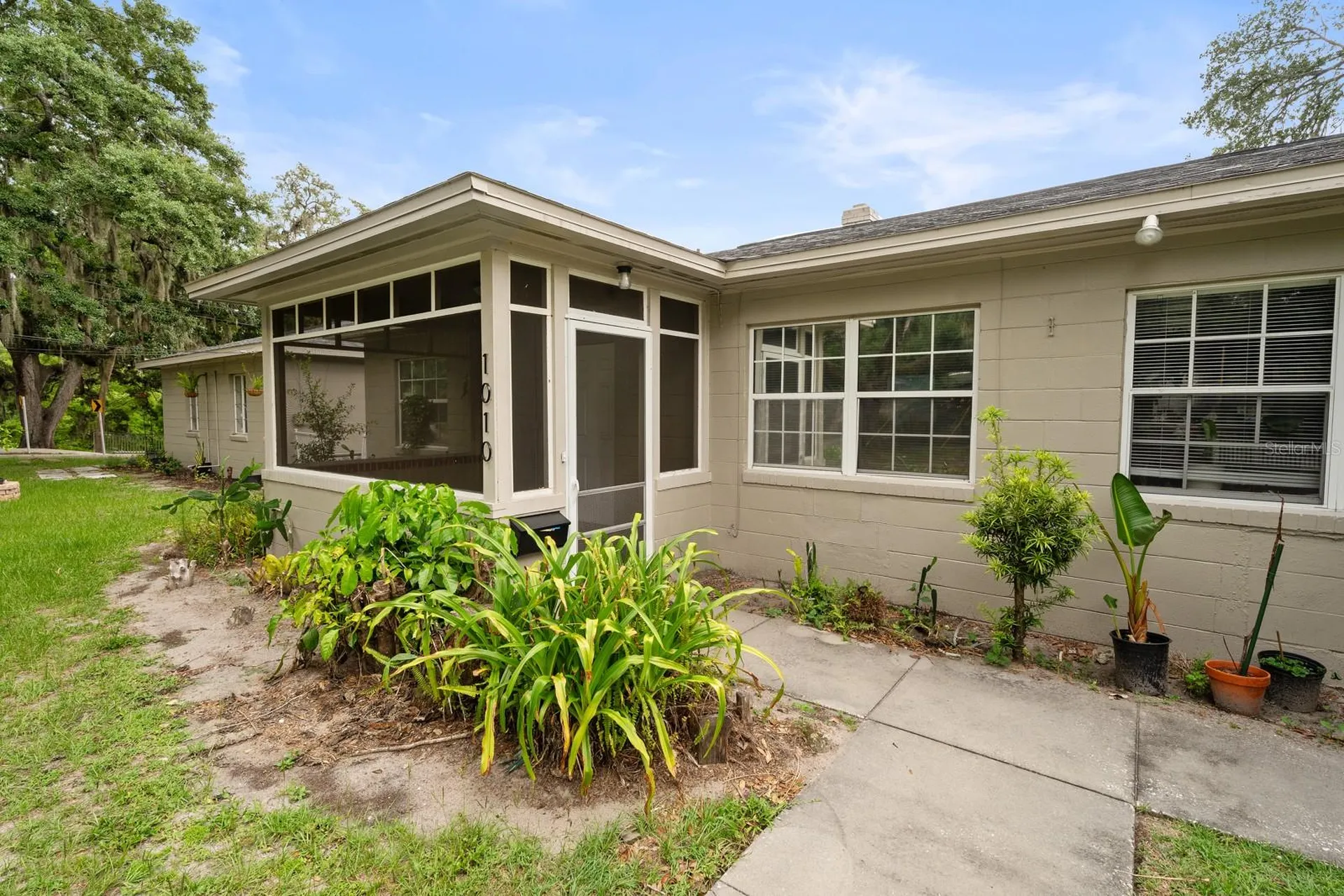 1008 - 1014 E Central Boulevard Orlando FL 32801