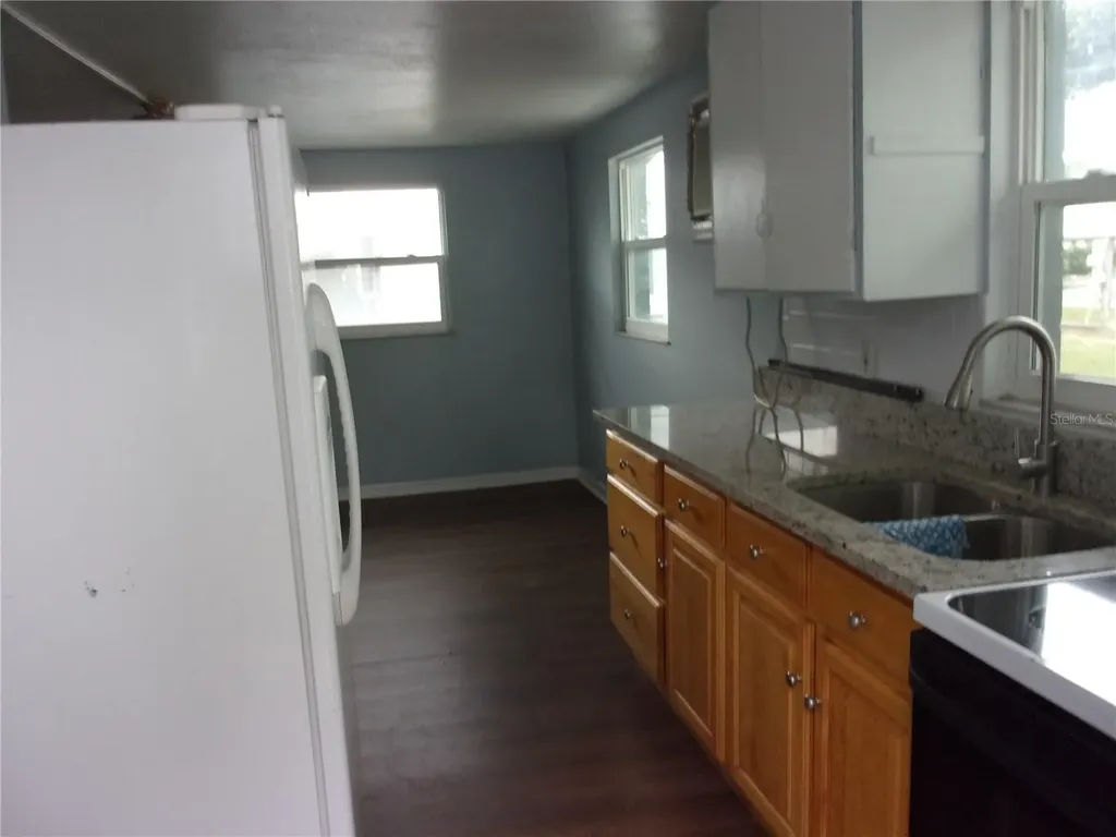 5206 7th Street Zephyrhills FL 33542