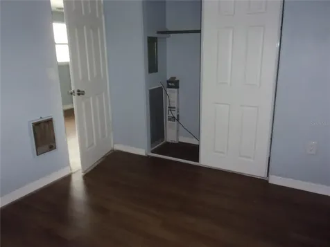 5206 7th Street Zephyrhills FL 33542