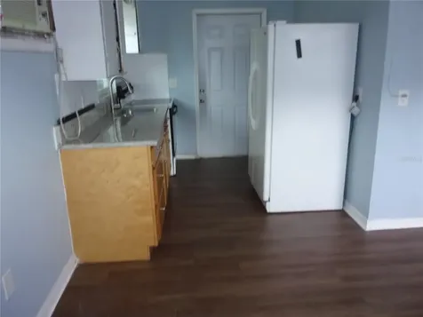 5206 7th Street Zephyrhills FL 33542
