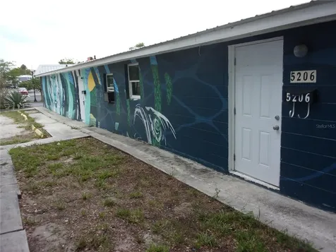 5206 7th Street Zephyrhills FL 33542