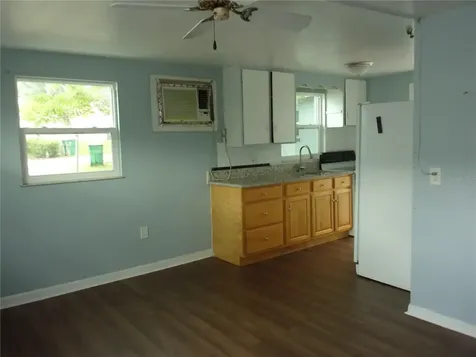 5206 7th Street Zephyrhills FL 33542