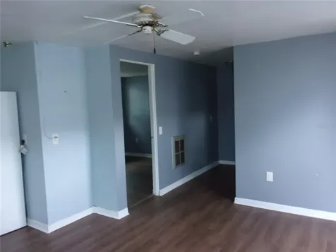 5206 7th Street Zephyrhills FL 33542