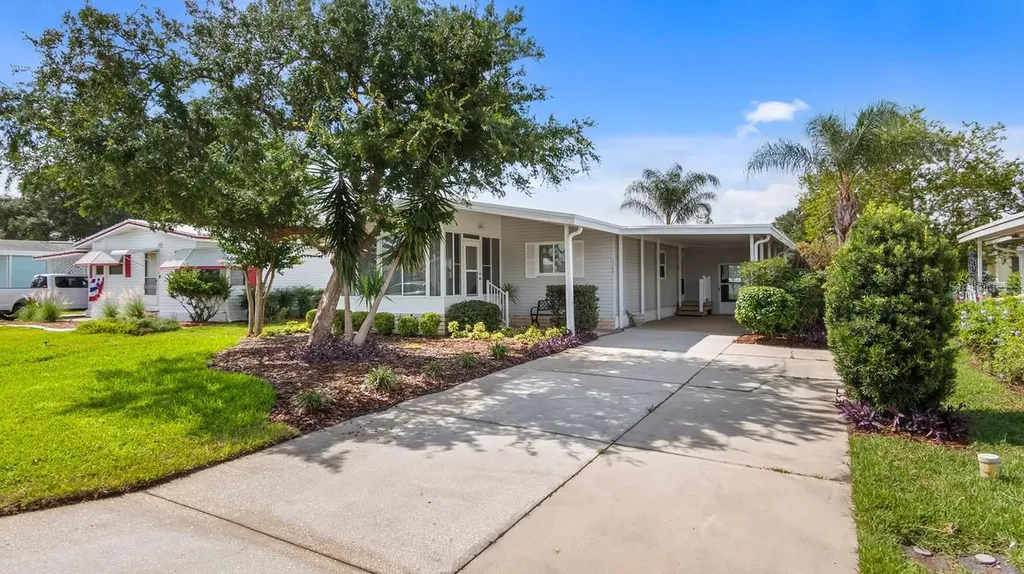 3109 Manatee Road Tavares FL 32778