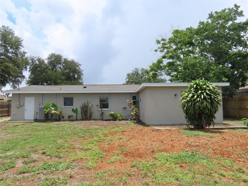 1660 S Jefferson Avenue Clearwater FL 33756