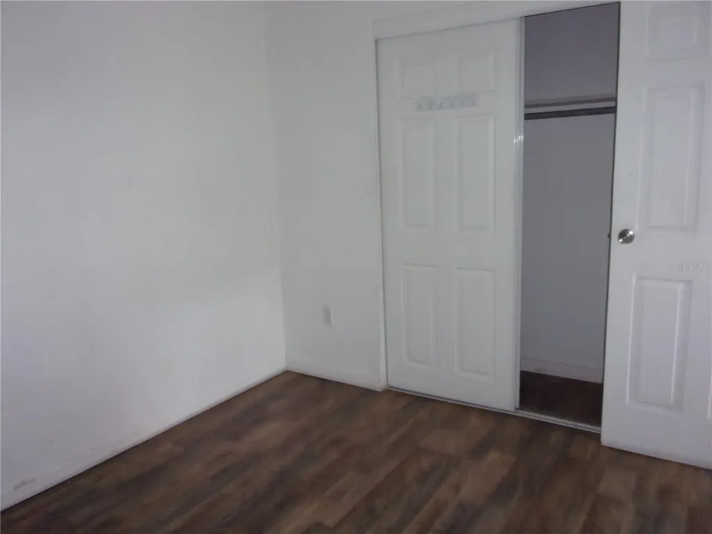 5208 7th Street Zephyrhills FL 33542