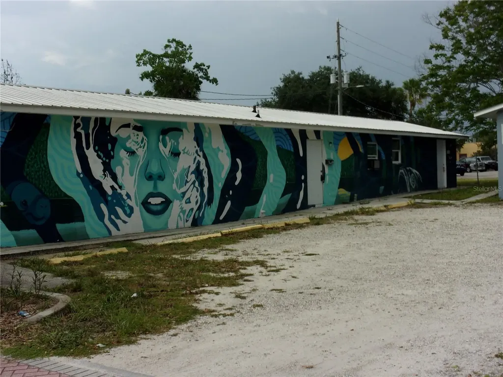 5208 7th Street Zephyrhills FL 33542
