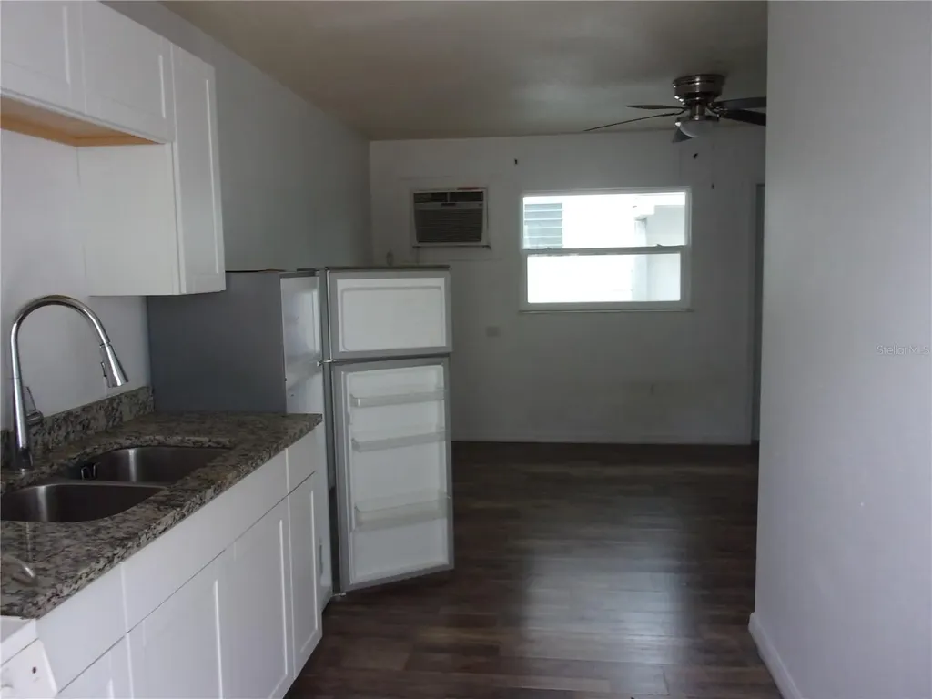 5208 7th Street Zephyrhills FL 33542