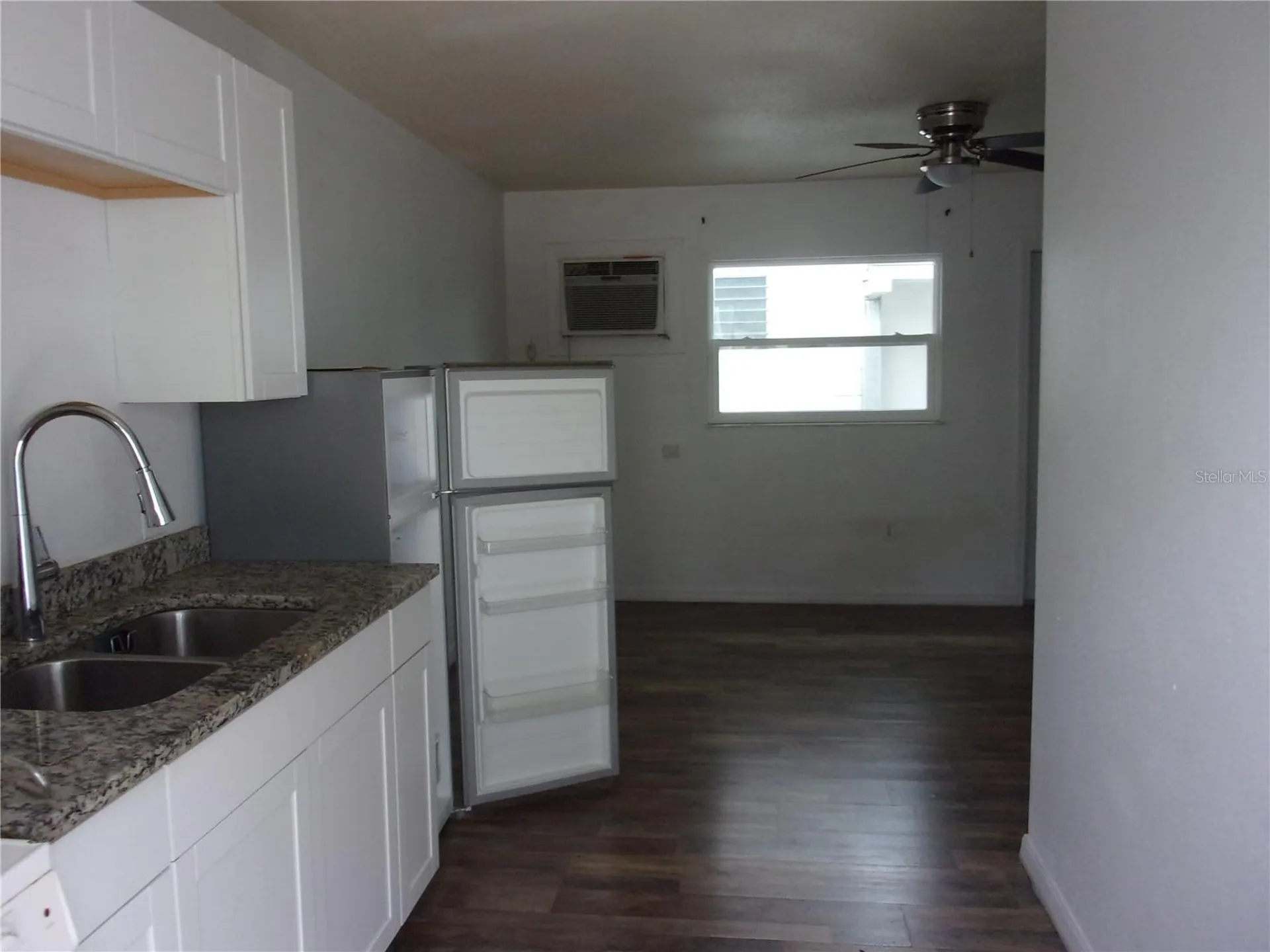5208 7th Street Zephyrhills FL 33542