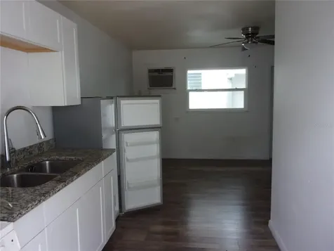 5208 7th Street Zephyrhills FL 33542
