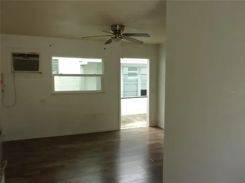 5208 7th Street Zephyrhills FL 33542