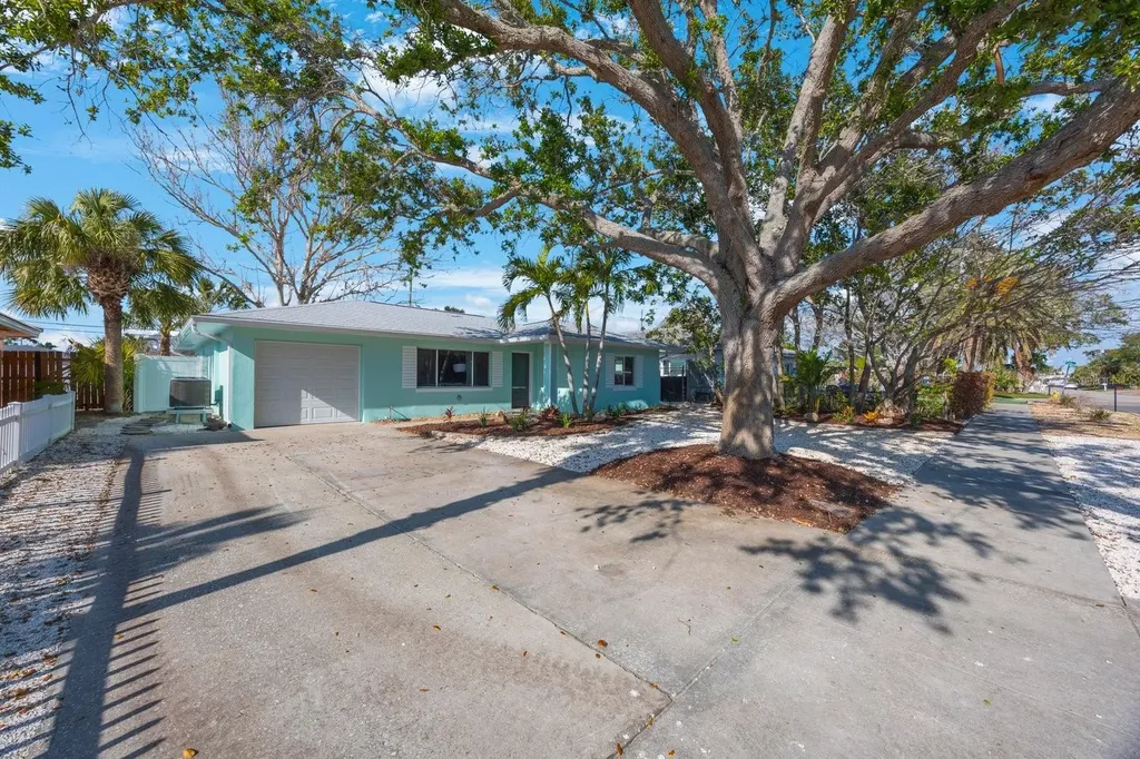 280 41st Avenue St Pete Beach FL 33706