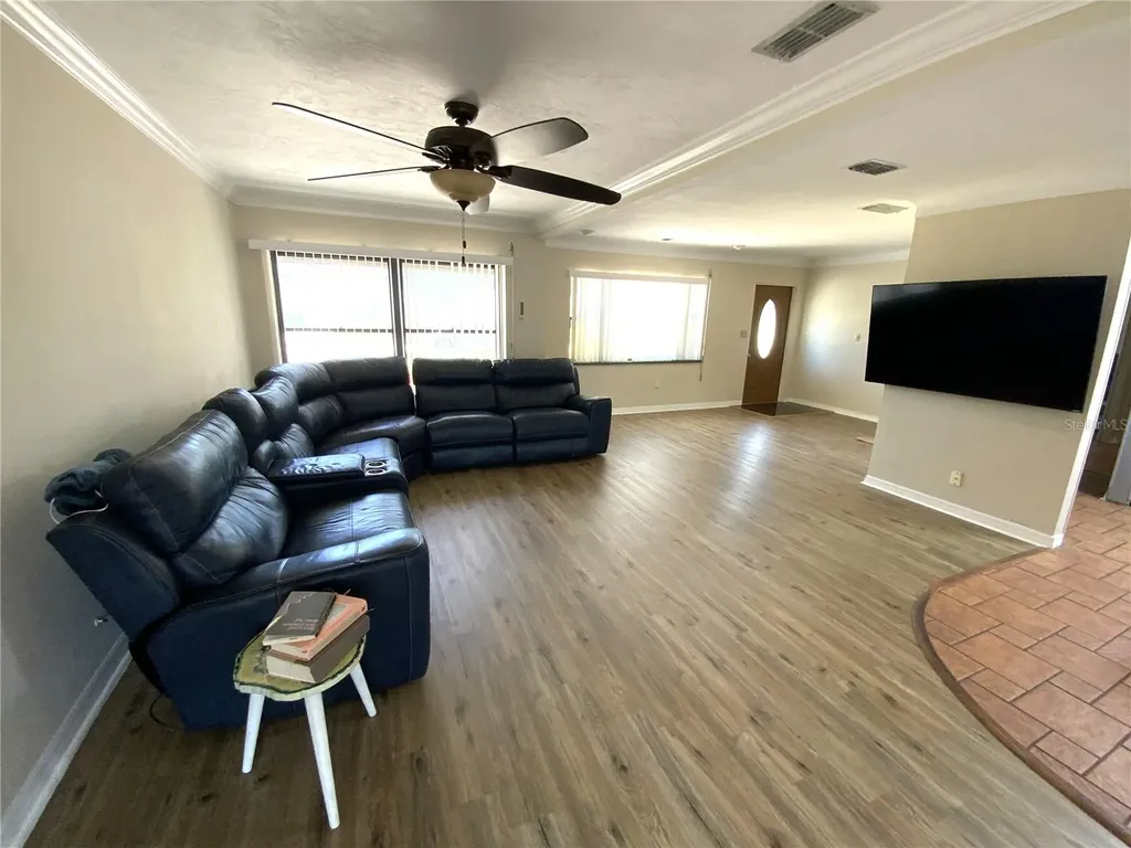5944 51st Avenue N Kenneth City FL 33709