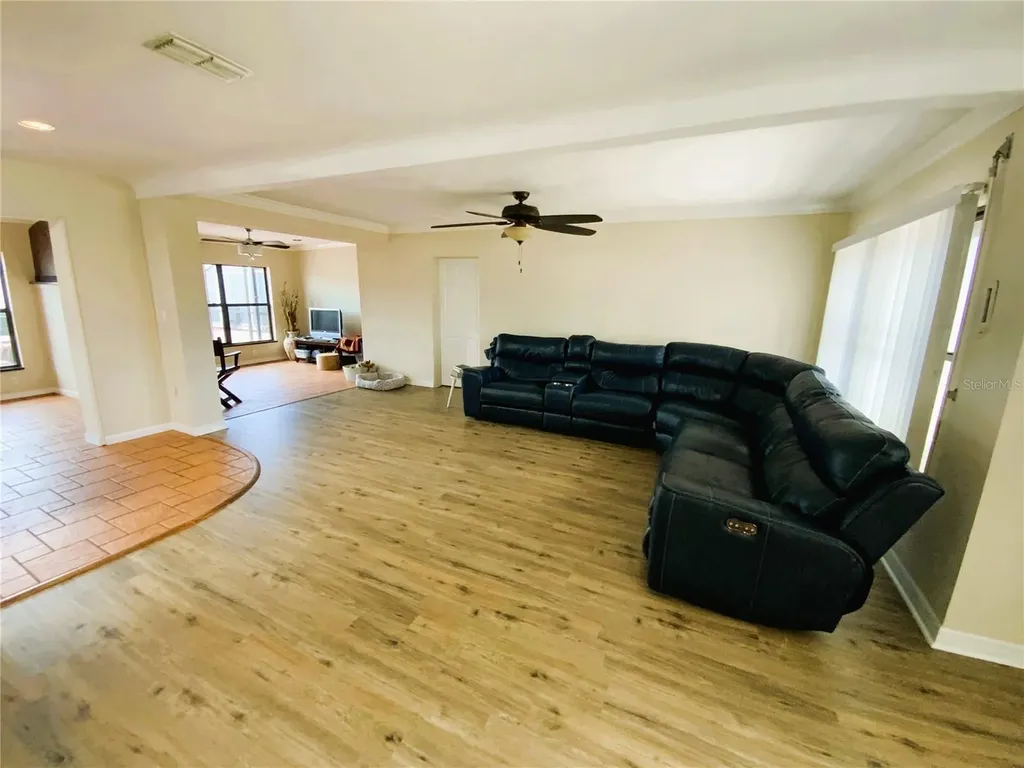 5944 51st Avenue N Kenneth City FL 33709