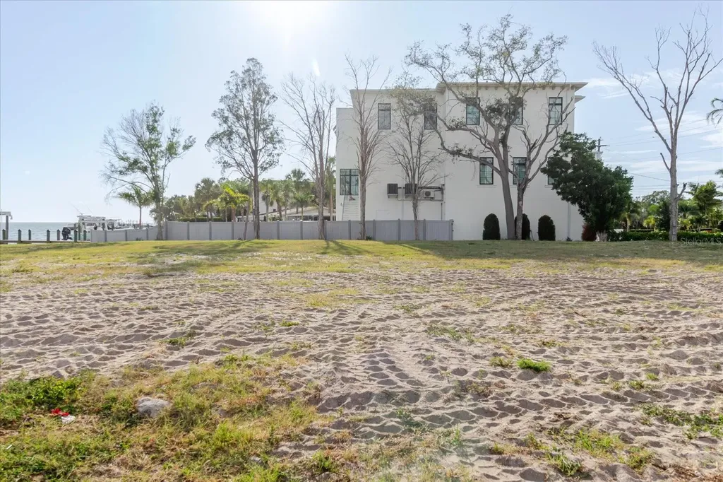 5102 W Longfellow Avenue Tampa FL 33629