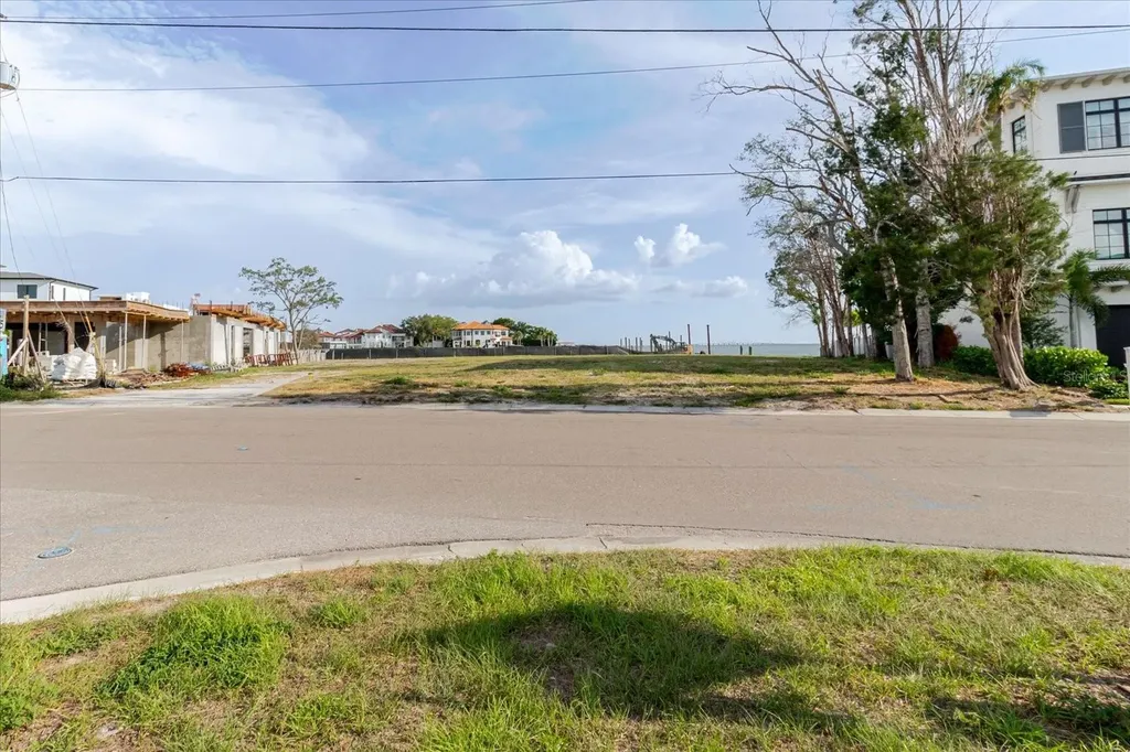 5102 W Longfellow Avenue Tampa FL 33629