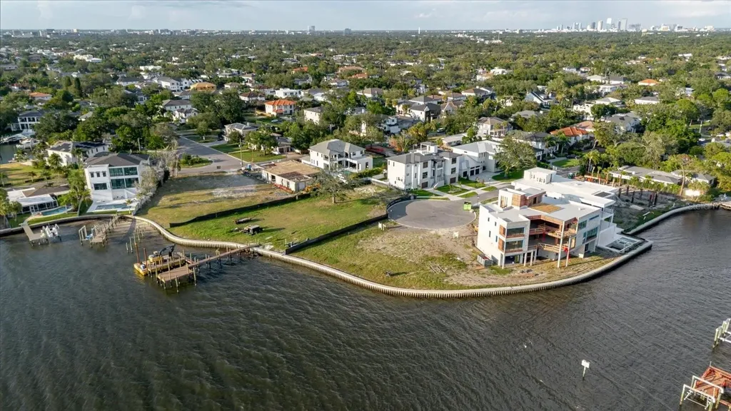 5102 W Longfellow Avenue Tampa FL 33629