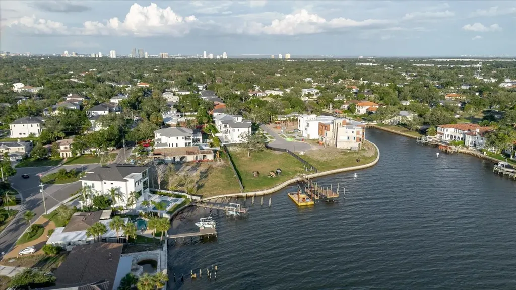5102 W Longfellow Avenue Tampa FL 33629