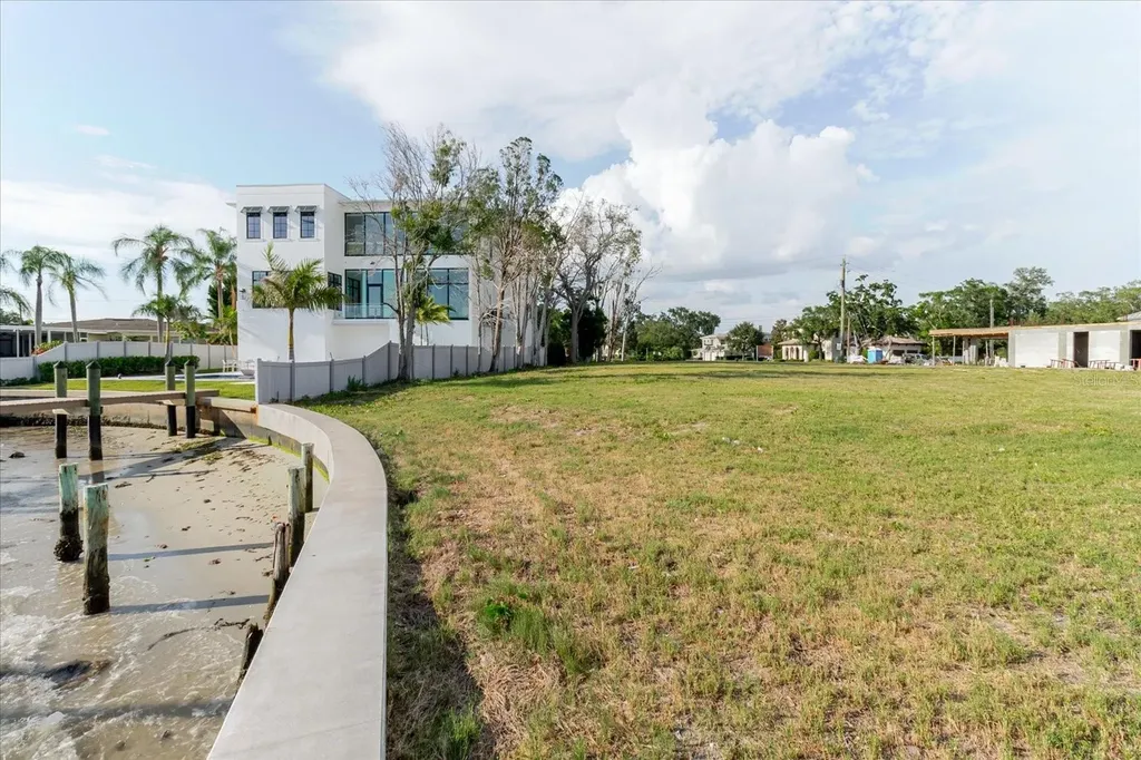 5102 W Longfellow Avenue Tampa FL 33629
