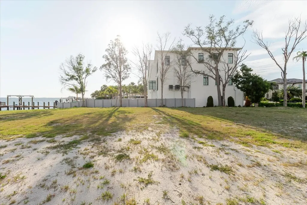 5102 W Longfellow Avenue Tampa FL 33629