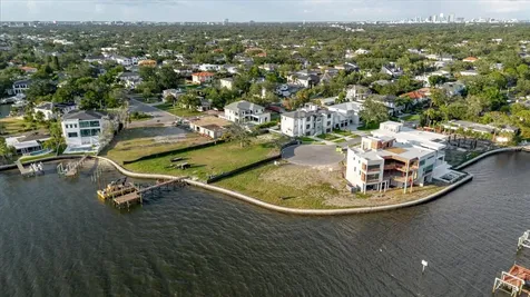 5102 W Longfellow Avenue Tampa FL 33629