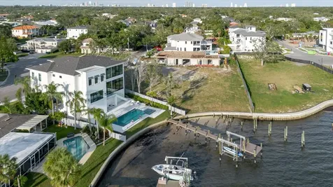 5102 W Longfellow Avenue Tampa FL 33629