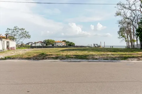 5102 W Longfellow Avenue Tampa FL 33629