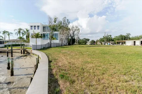 5102 W Longfellow Avenue Tampa FL 33629