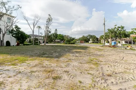 5102 W Longfellow Avenue Tampa FL 33629