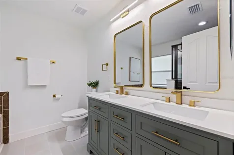 2921 49th Terrace S St Petersburg FL 33712