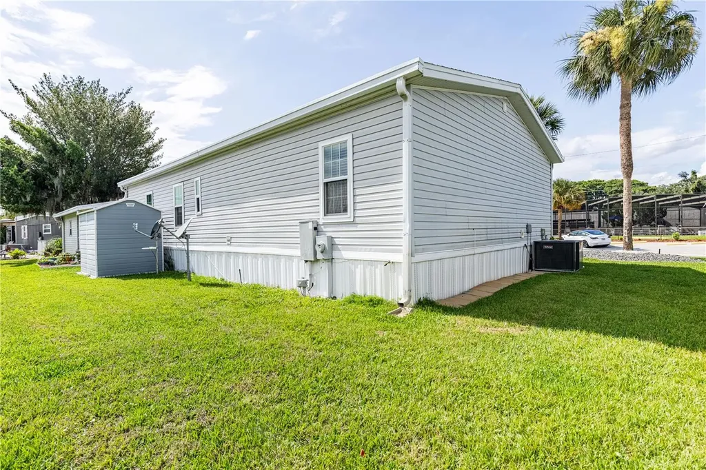 2611 Vindale Road Tavares FL 32778