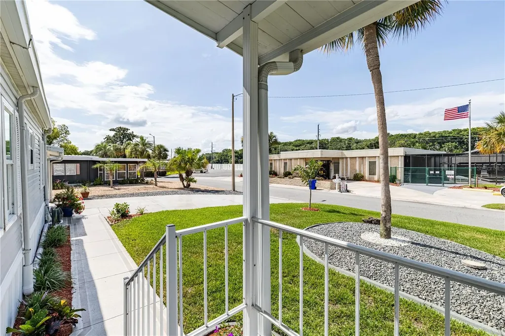 2611 Vindale Road Tavares FL 32778