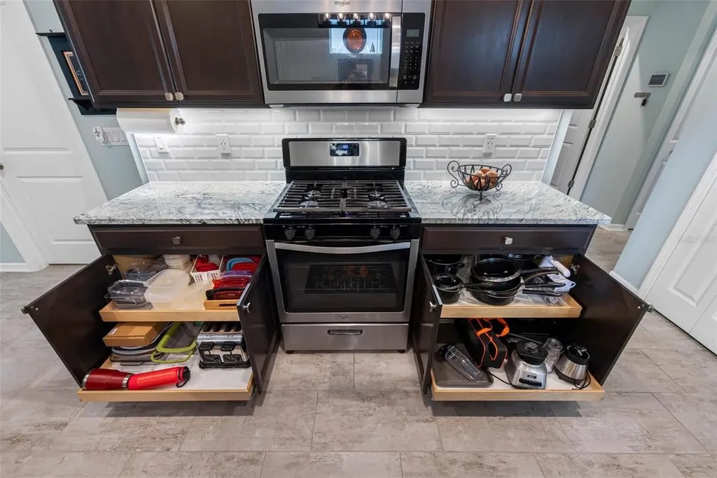 5513 Los Robles Court Palmetto FL 34221