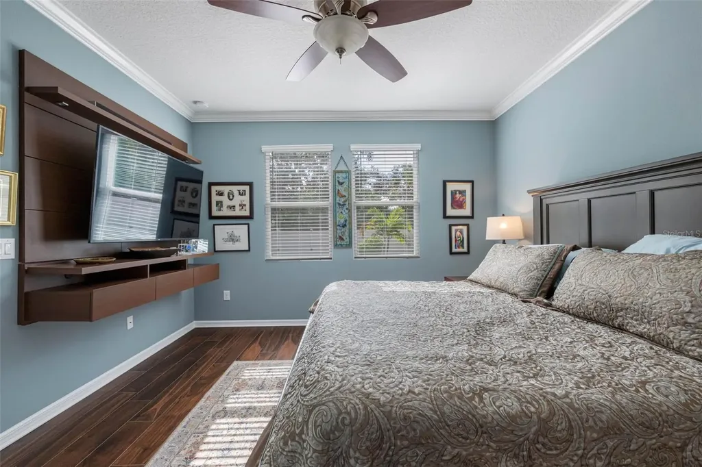 5513 Los Robles Court Palmetto FL 34221