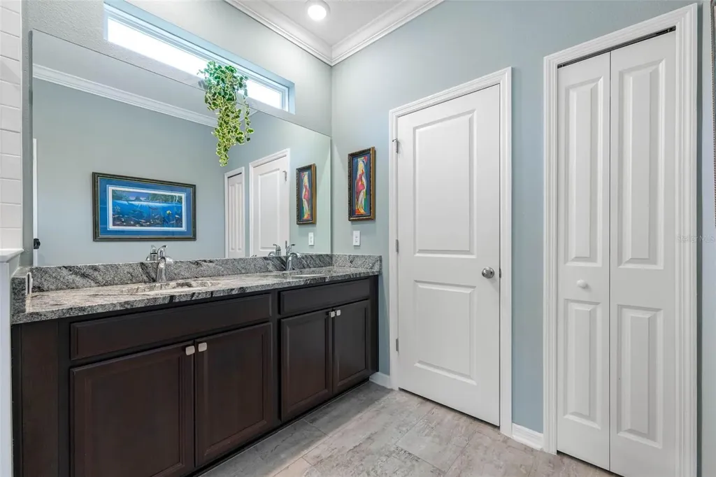 5513 Los Robles Court Palmetto FL 34221