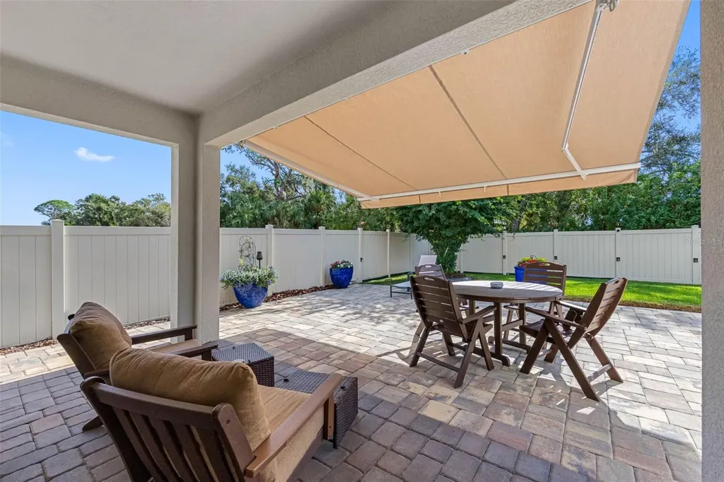 5513 Los Robles Court Palmetto FL 34221