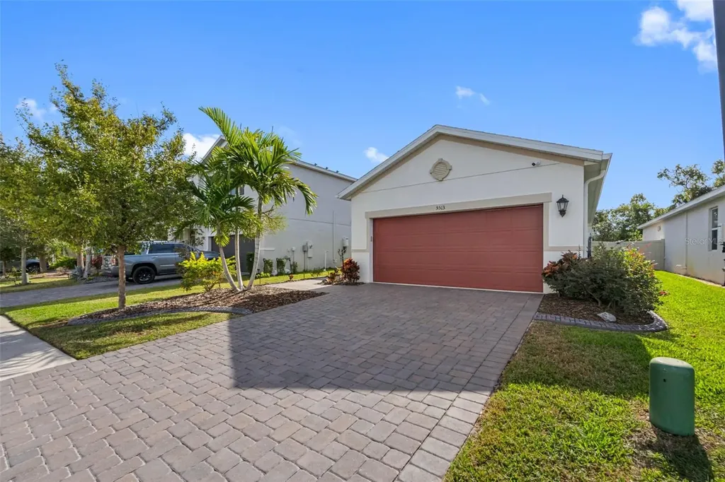 5513 Los Robles Court Palmetto FL 34221