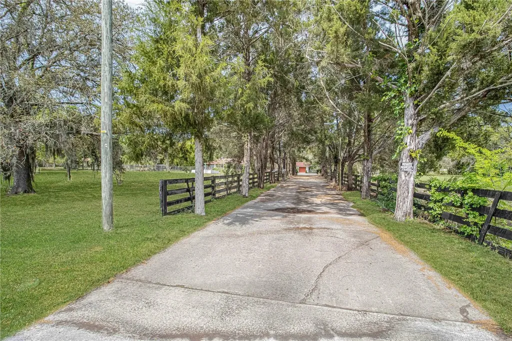8225 E Highway 25 Belleview FL 34420