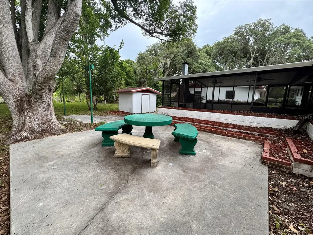 8225 E Highway 25 Belleview FL 34420