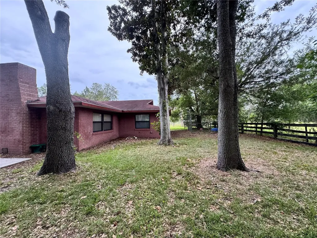 8225 E Highway 25 Belleview FL 34420