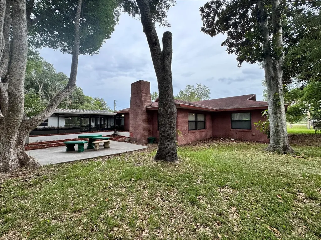8225 E Highway 25 Belleview FL 34420