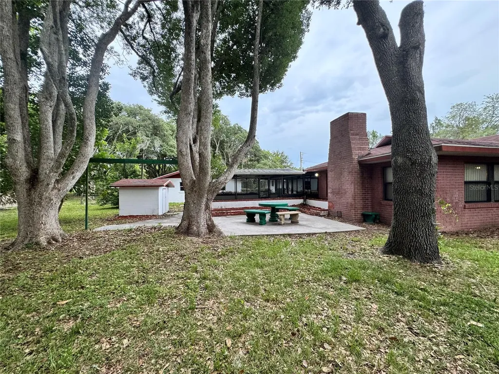 8225 E Highway 25 Belleview FL 34420