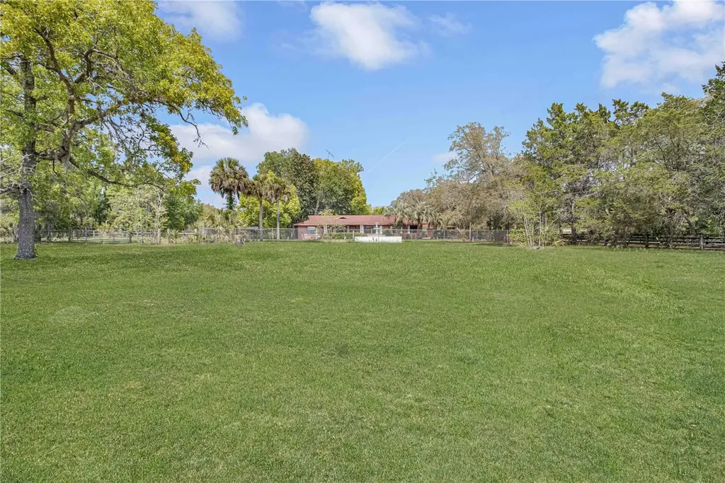 8225 E Highway 25 Belleview FL 34420
